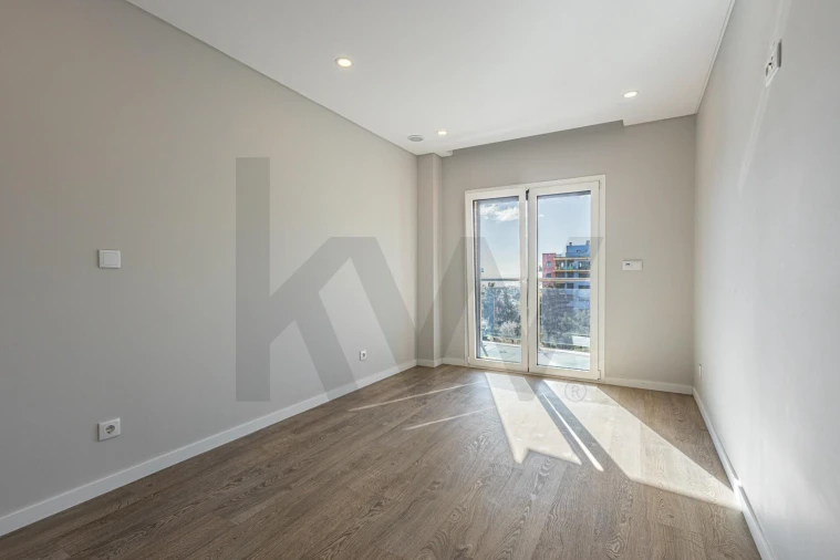 Apartamento T2 para Arrendamento em Ramada e Caneças Foto 18