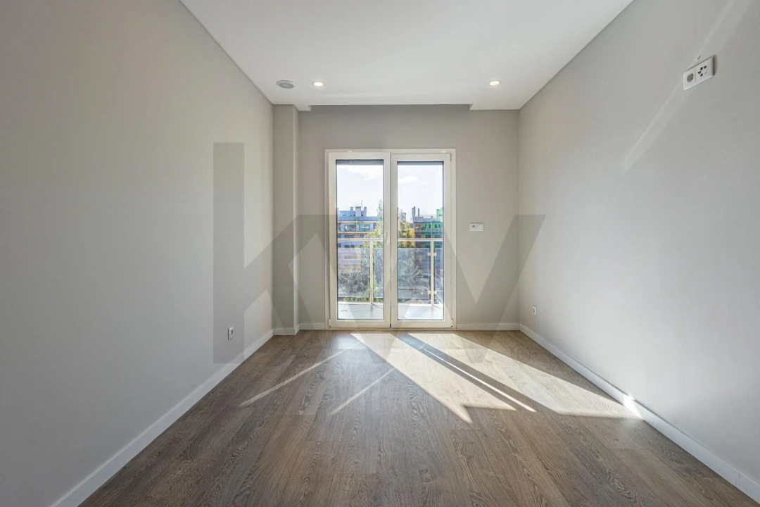 Apartamento T2 para Arrendamento em Ramada e Caneças Foto 17