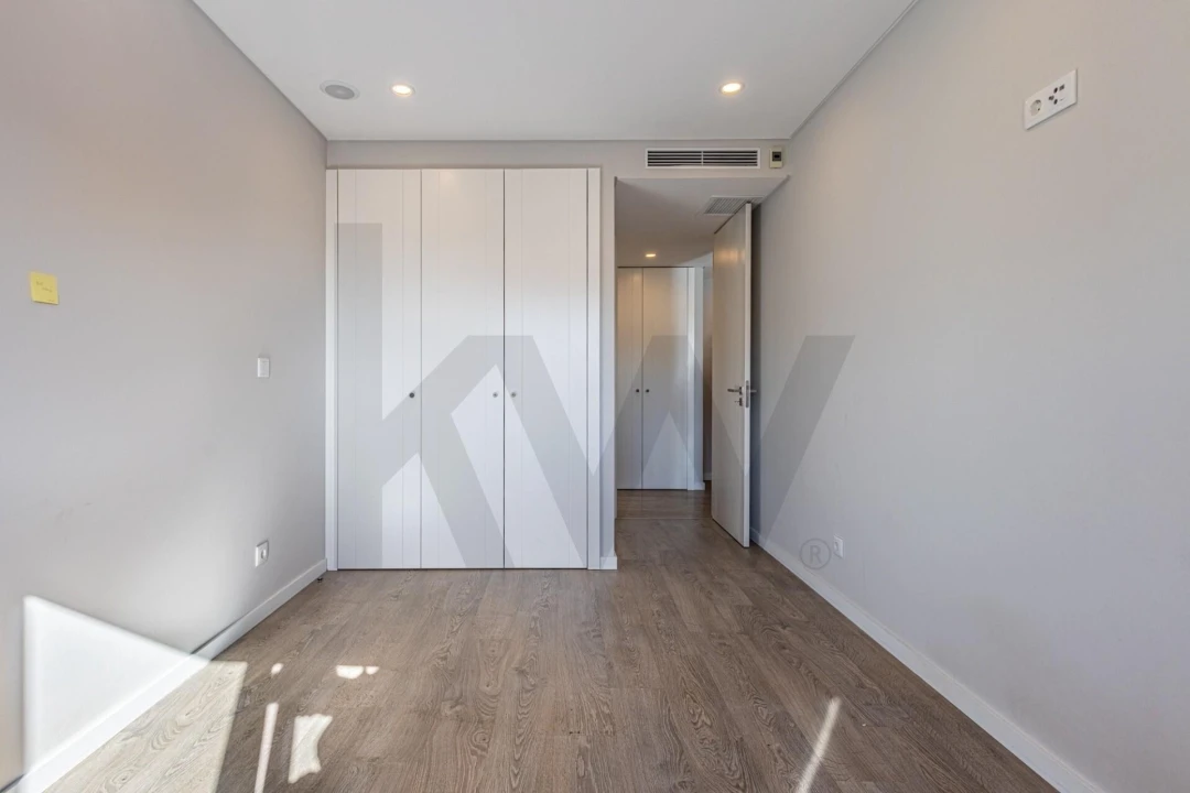 Apartamento T2 para Arrendamento em Ramada e Caneças Foto 12