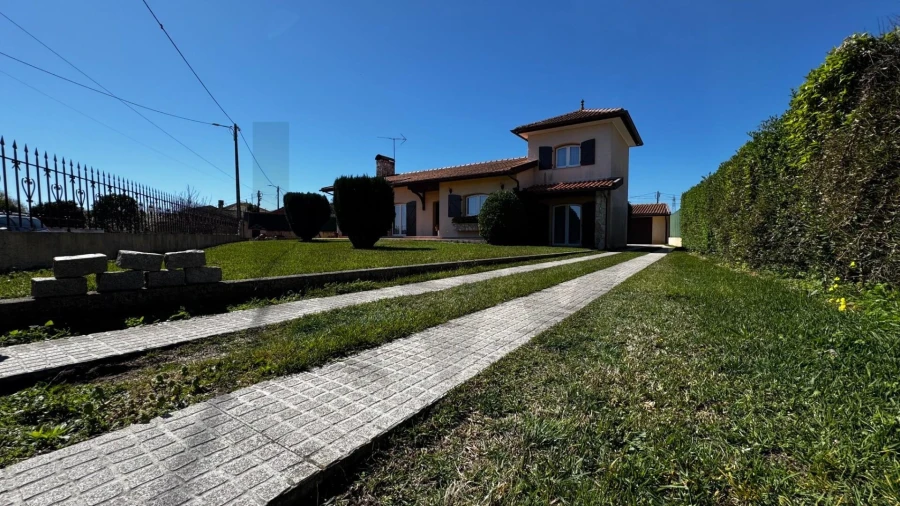 Moradia T4 para Venda em Bustos, Troviscal e Mamarrosa Foto 44