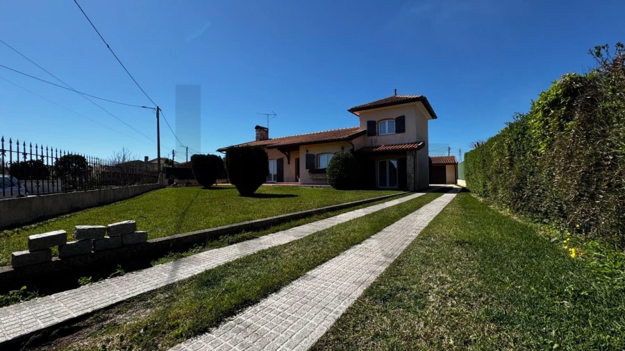 Moradia T4 para Venda em Bustos, Troviscal e Mamarrosa Foto 43