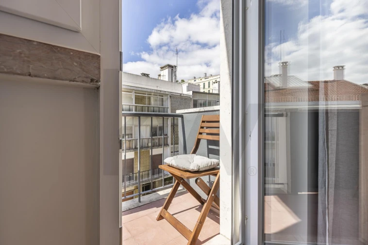 Apartamento T2 para Arrendamento em Campo de Ourique Foto 18