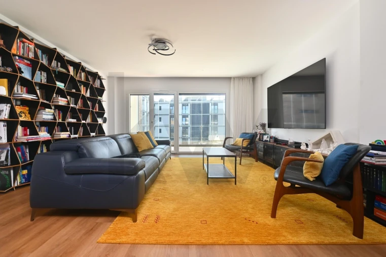 Apartamento T3 para Venda em Porto Salvo Foto 2