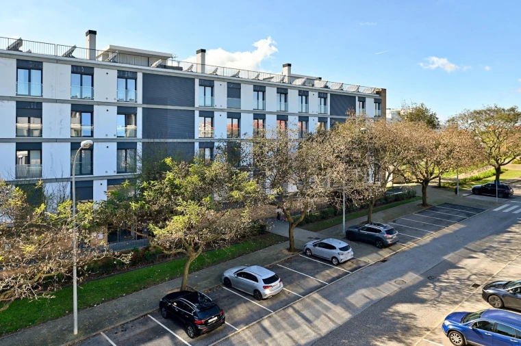 Apartamento T3 para Venda em Porto Salvo Foto 35