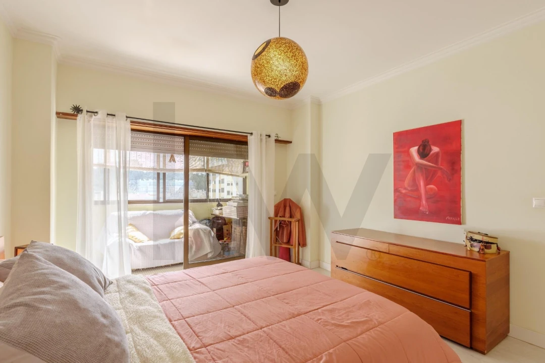 Apartamento T2 para Venda em Carnaxide e Queijas Foto 25