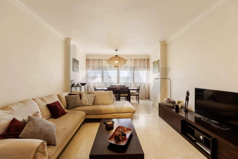 Apartamento T2 para Venda em Carnaxide e Queijas Foto 2