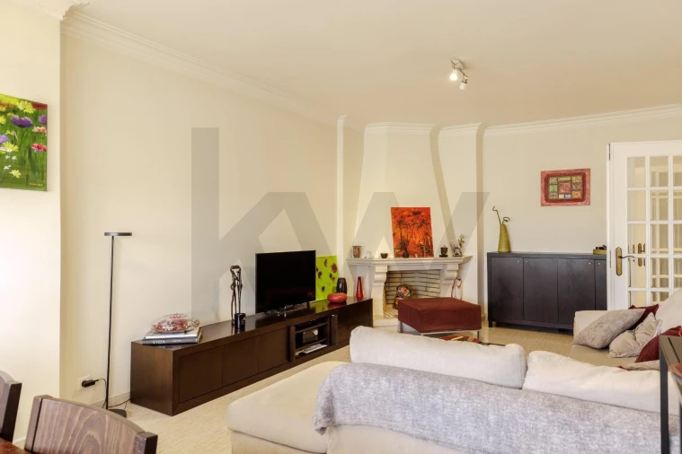 Apartamento T2 para Venda em Carnaxide e Queijas Foto 3