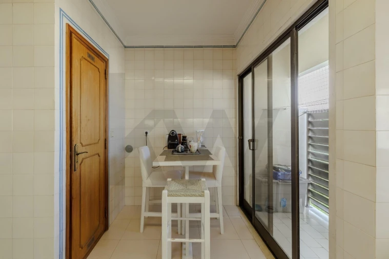 Apartamento T2 para Venda em Carnaxide e Queijas Foto 15