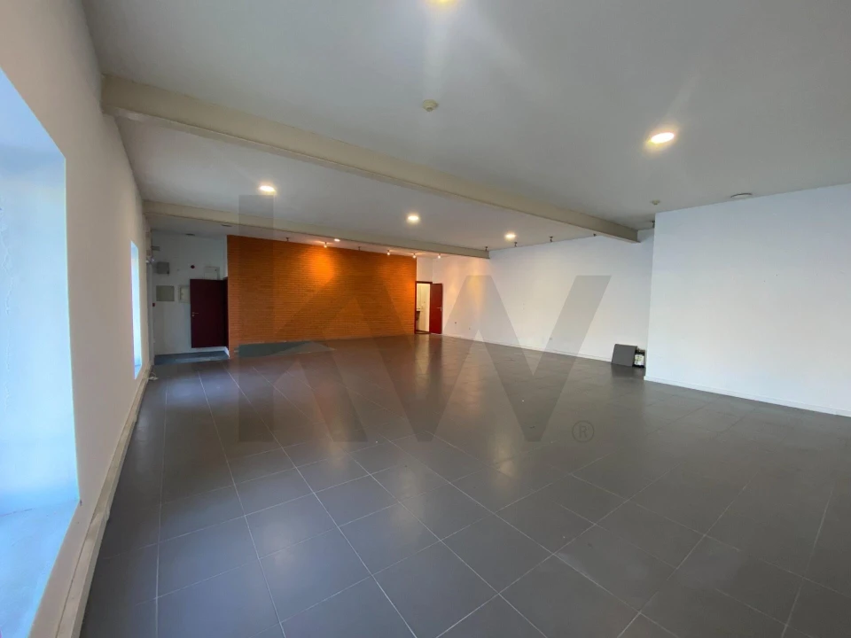 Escritório para Arrendamento em Santa Marinha e São Pedro da Afurada Foto 19