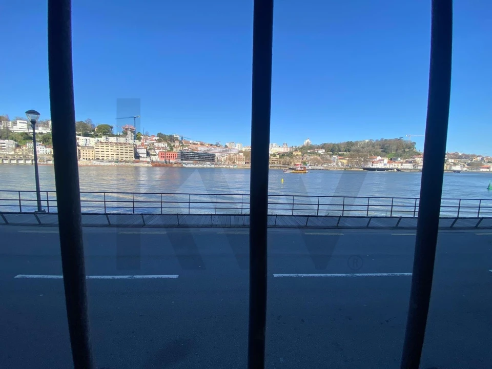 Escritório para Arrendamento em Santa Marinha e São Pedro da Afurada Foto 24