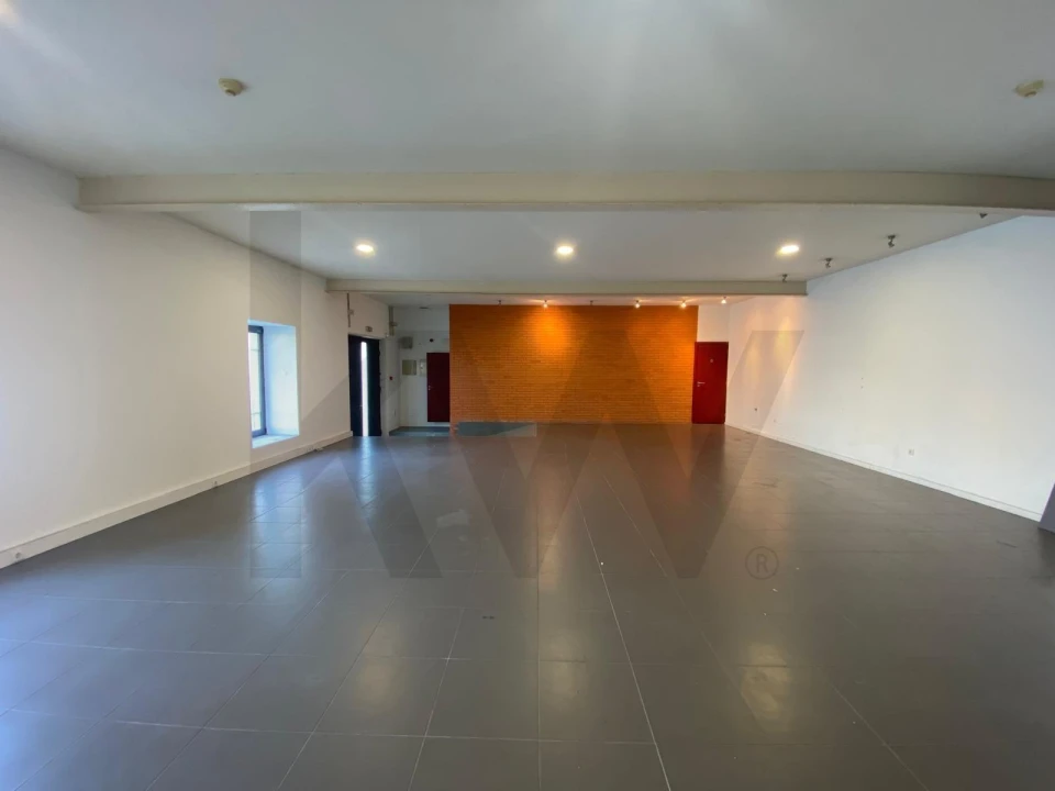 Escritório para Arrendamento em Santa Marinha e São Pedro da Afurada Foto 11