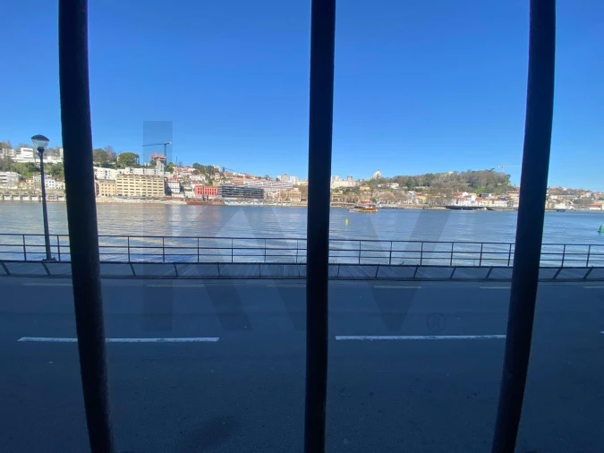 Escritório para Arrendamento em Santa Marinha e São Pedro da Afurada Foto 24