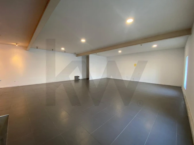 Escritório para Arrendamento em Santa Marinha e São Pedro da Afurada Foto 8