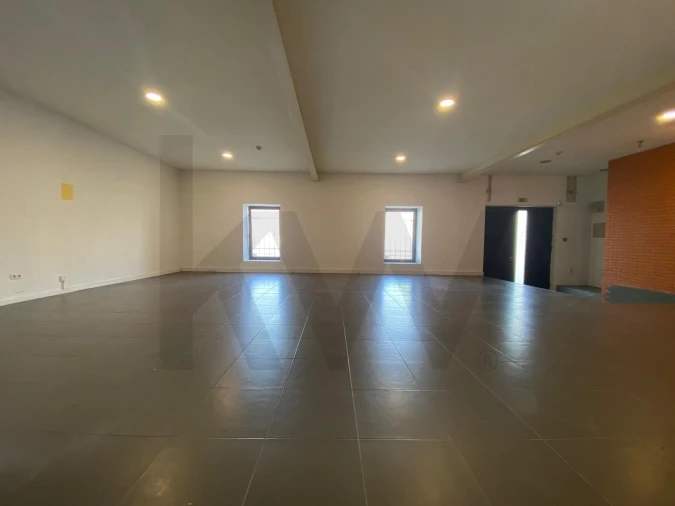 Escritório para Arrendamento em Santa Marinha e São Pedro da Afurada Foto 2