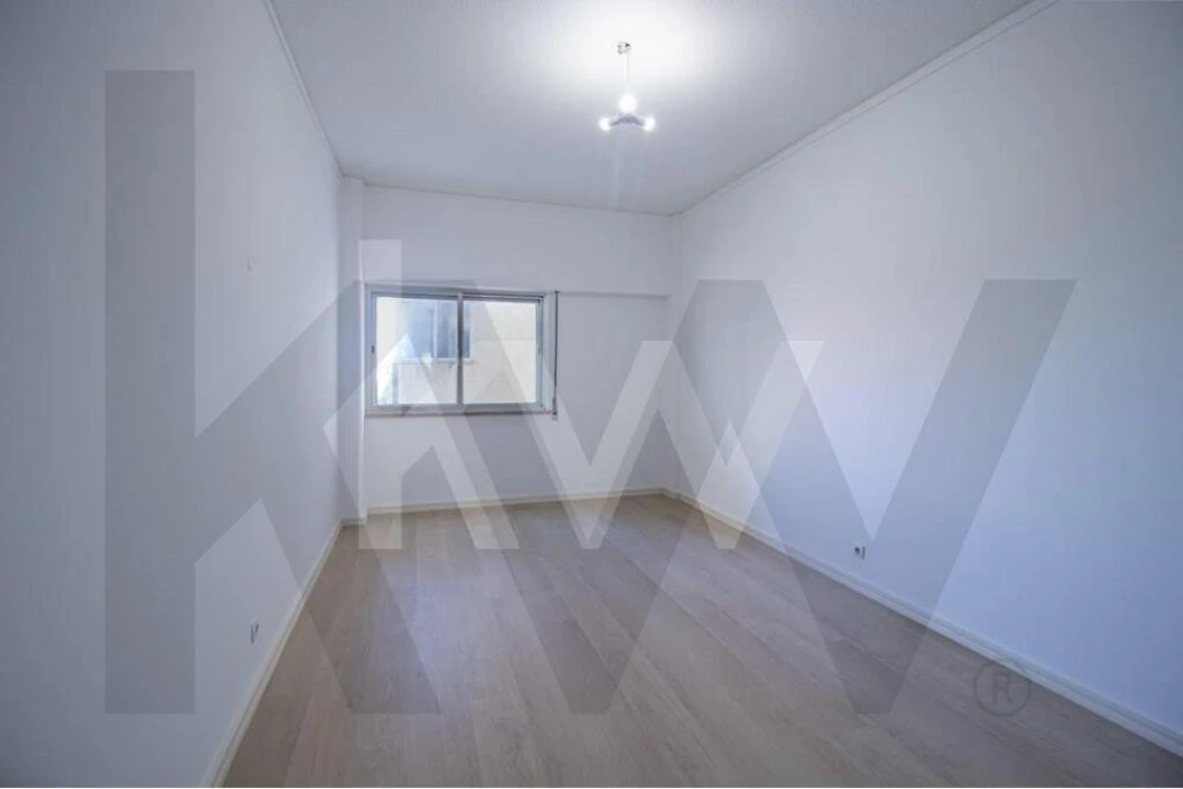 Apartamento T2 para Arrendamento em Areeiro Foto 6
