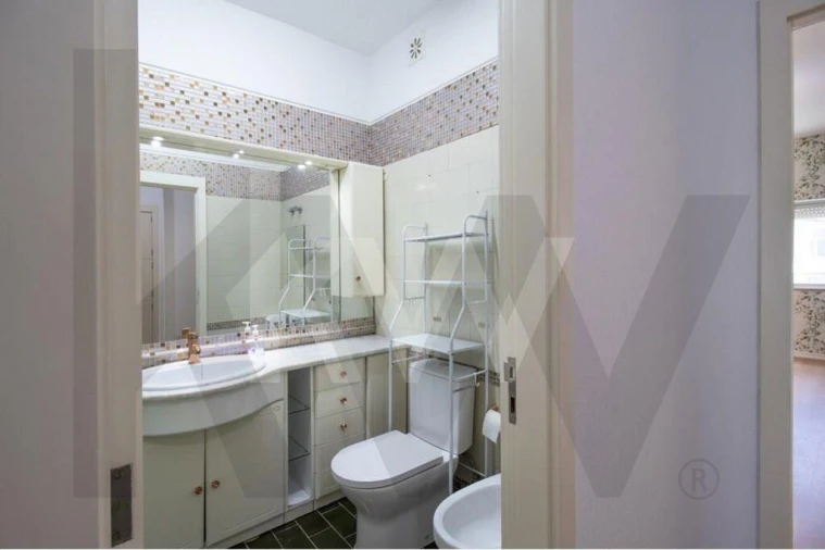 Apartamento T2 para Arrendamento em Areeiro Foto 10