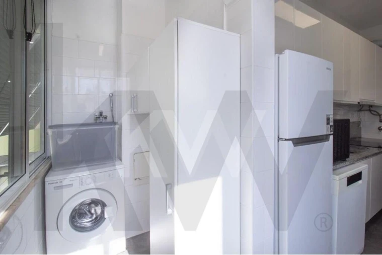 Apartamento T2 para Arrendamento em Areeiro Foto 22