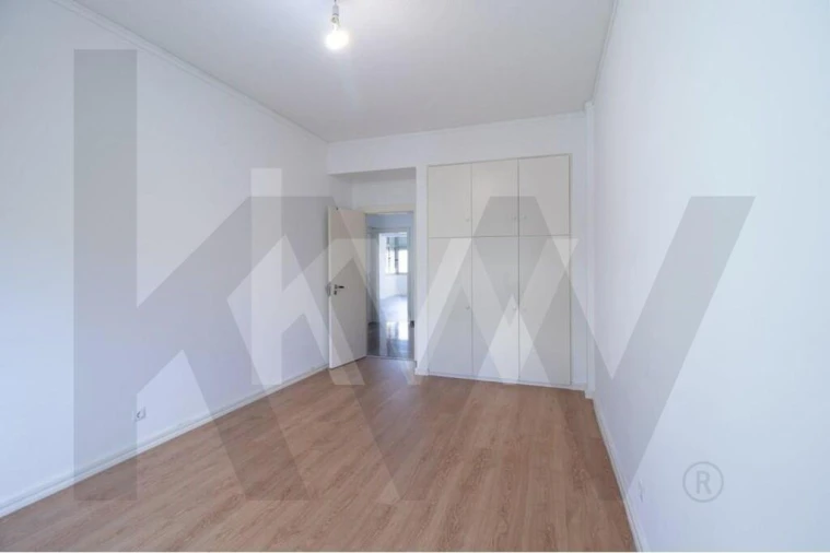 Apartamento T2 para Arrendamento em Areeiro Foto 9