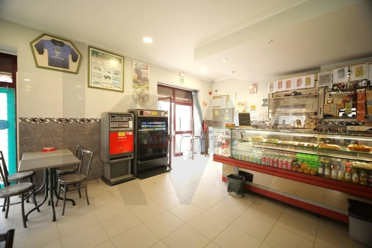 Loja para Trespasse em Algueirão-Mem Martins Foto 13