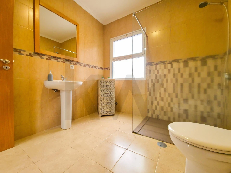 Moradia T3 para Venda em Santa Barbara Foto 13