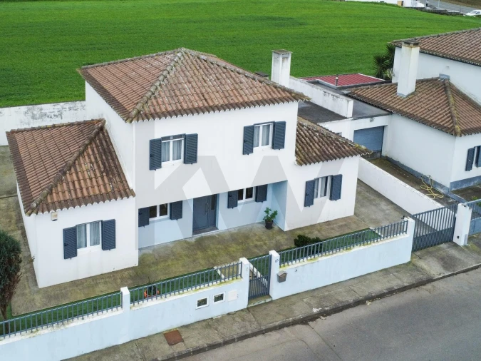 Moradia T3 para Venda em Santa Barbara Foto 1