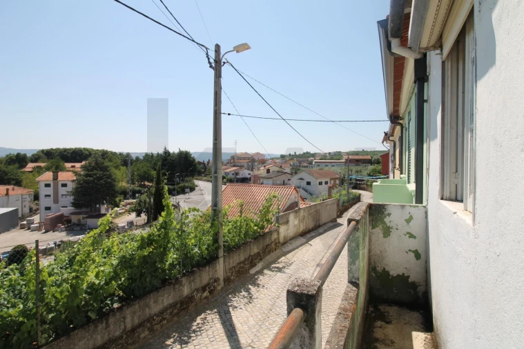 Moradia T2 para Venda em Britiande Foto 4