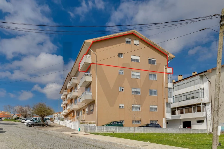 Apartamento T3 para Venda em Oliveira do Douro Foto 35