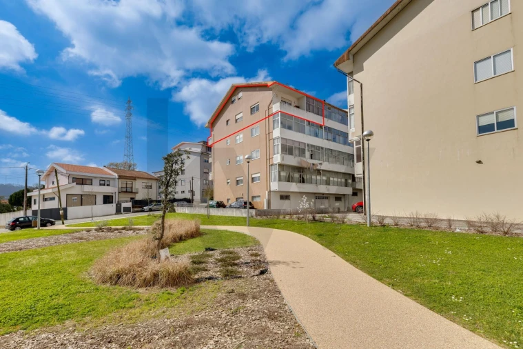 Apartamento T3 para Venda em Oliveira do Douro Foto 36