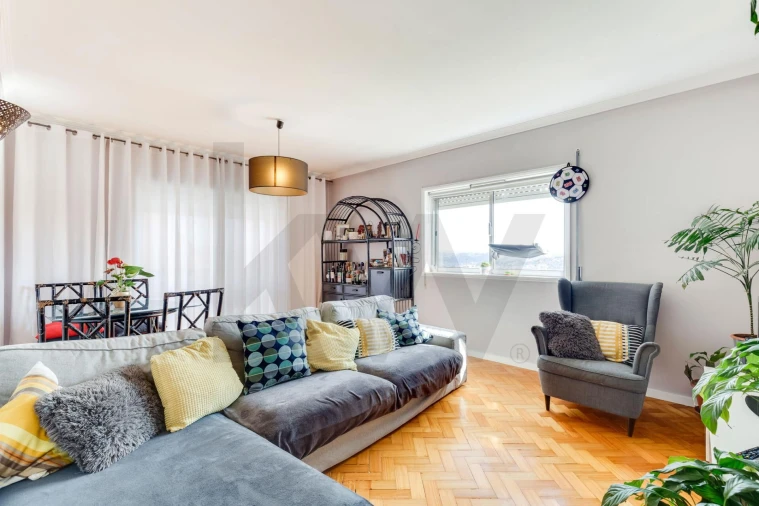 Apartamento T3 para Venda em Oliveira do Douro Foto 2