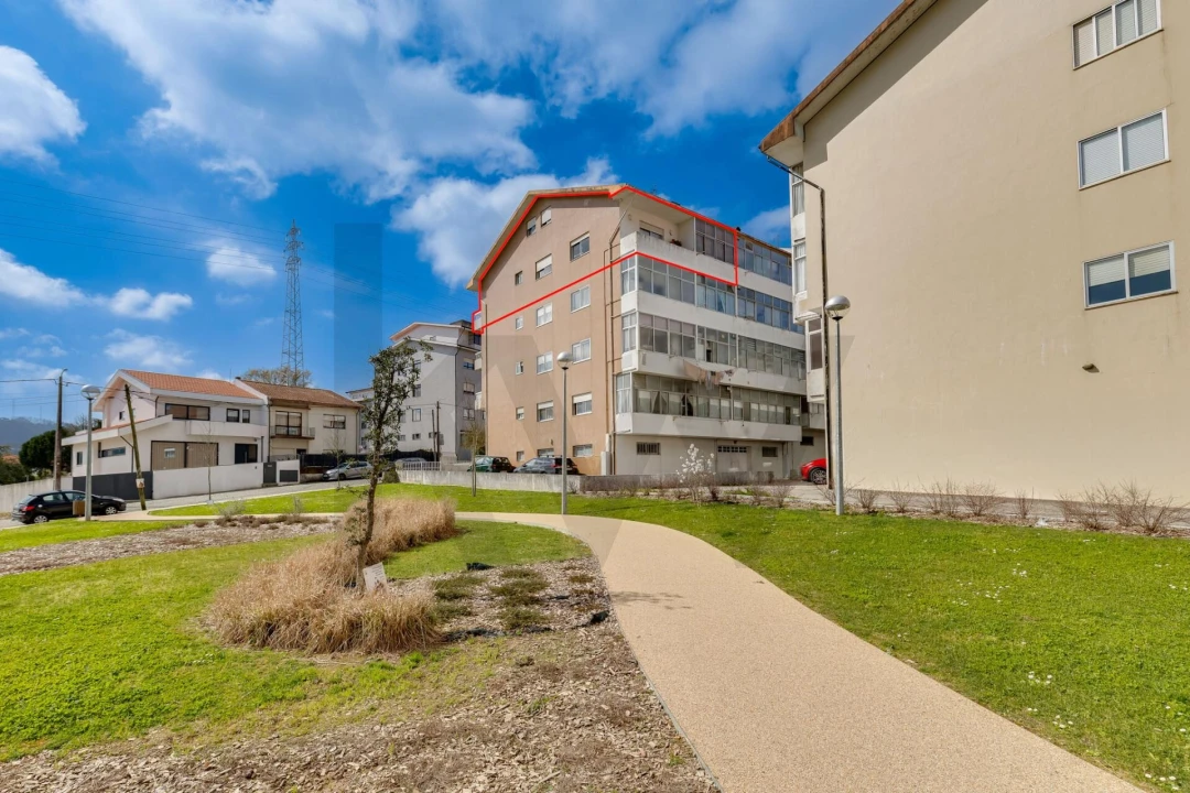 Apartamento T3 para Venda em Oliveira do Douro Foto 36