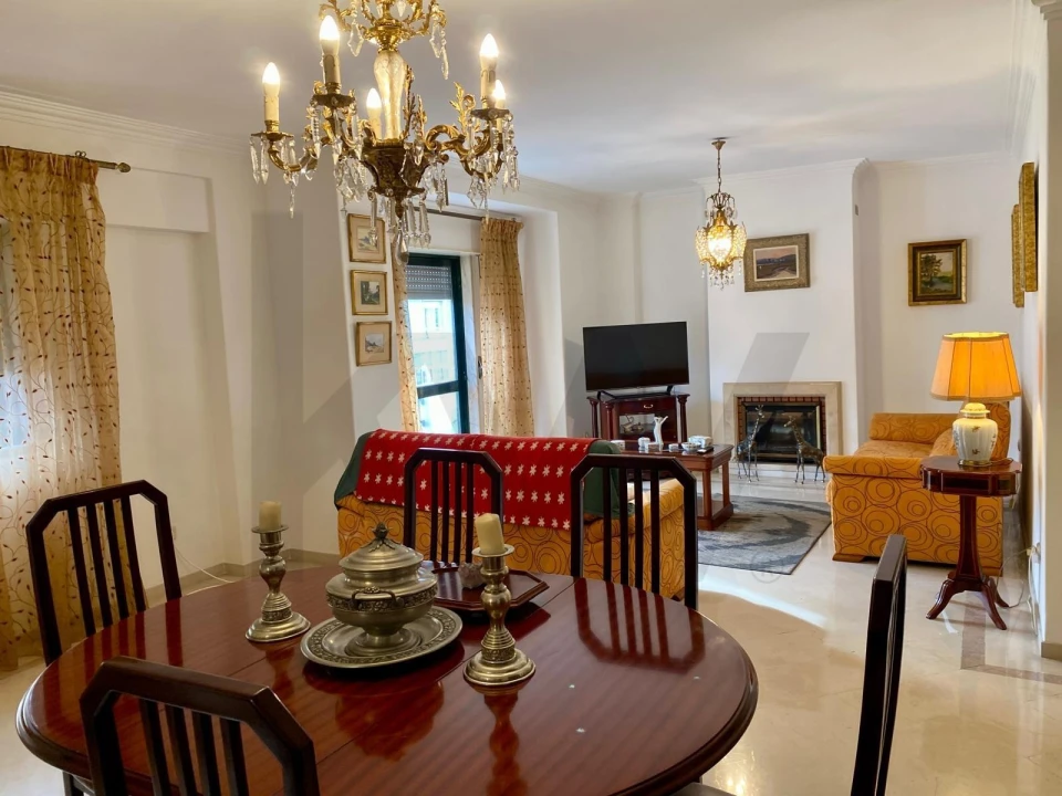 Apartamento T3 para Venda em Benfica Foto 1