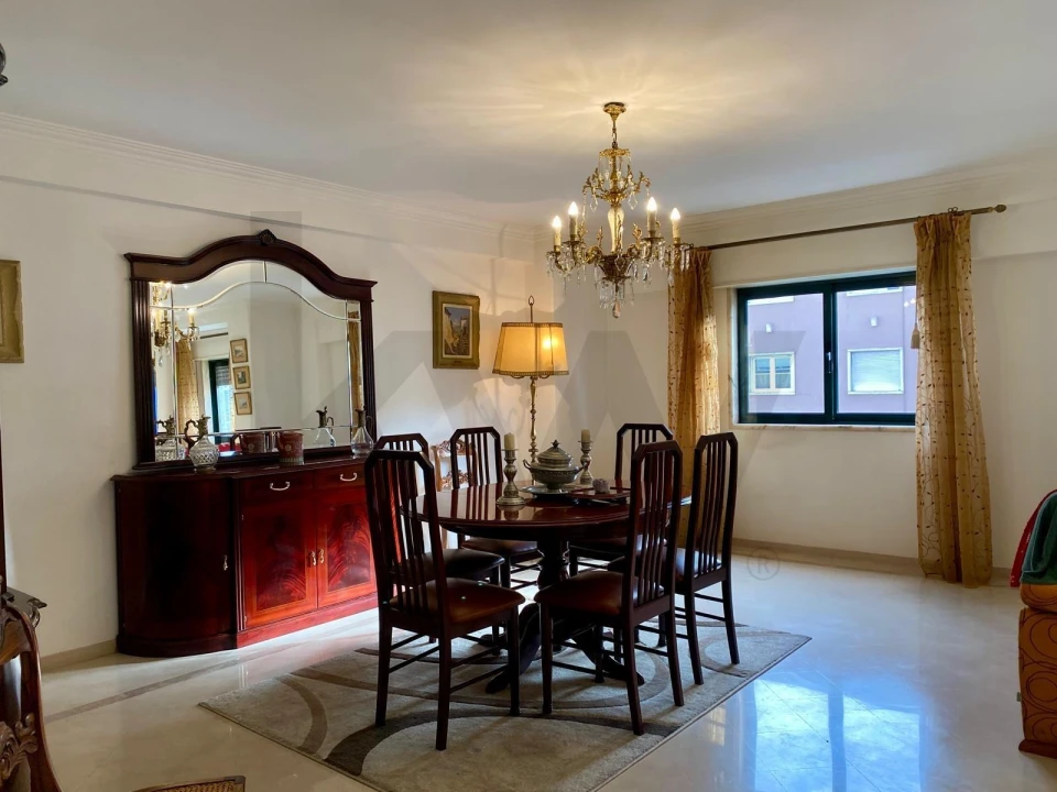 Apartamento T3 para Venda em Benfica Foto 3