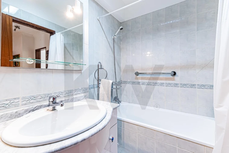 Apartamento T2 para Venda em Armação de Pera Foto 14