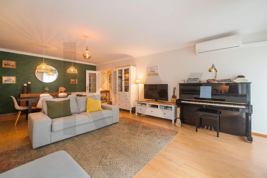 Apartamento T3 para Venda em Queluz e Belas Foto 1