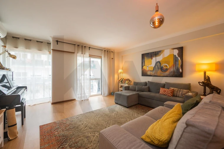 Apartamento T3 para Venda em Queluz e Belas Foto 3