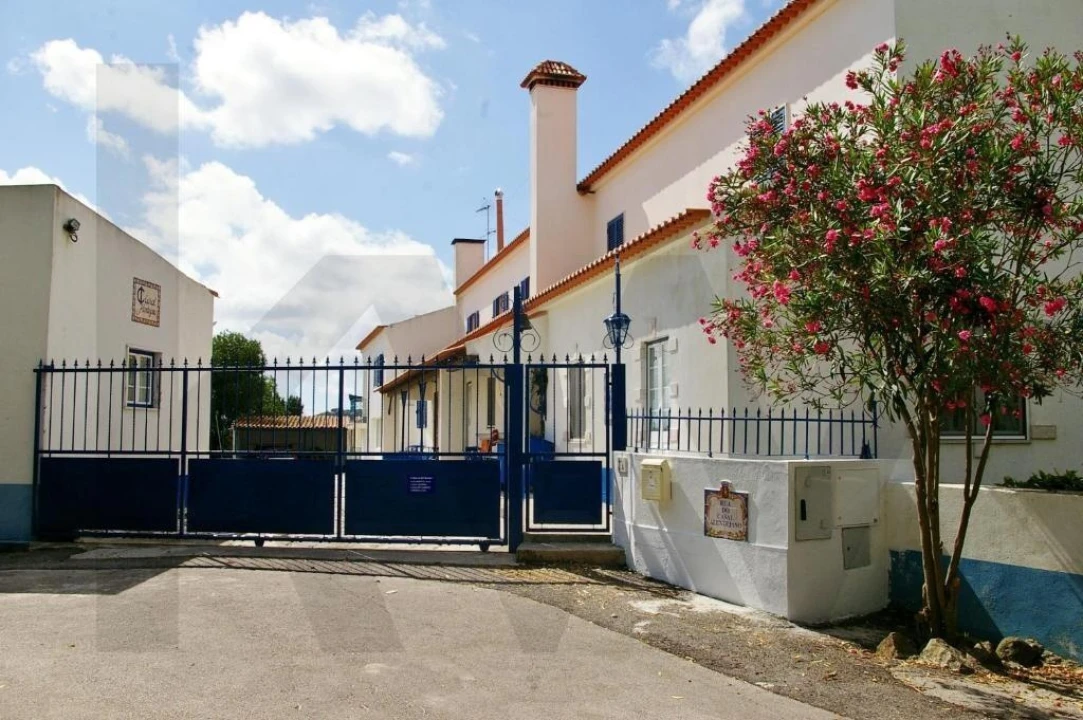 Quinta T5 para Venda em Almargem do Bispo, Pêro Pinheiro e Montelavar Foto 1