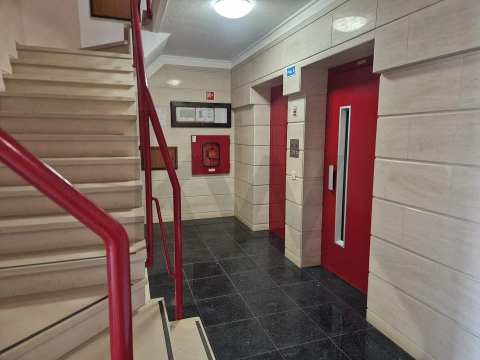 Apartamento T2 para Venda em Costa da Caparica Foto 2