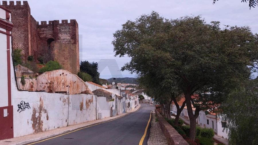 Armazém para Venda em Silves