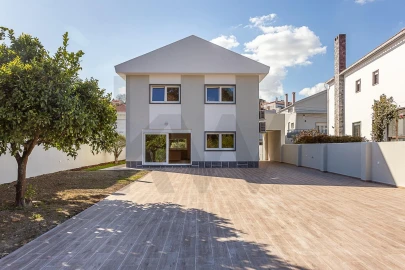 Moradia T4 para Venda em Oeiras e São Julião da Barra, Paço de Arcos e Caxias