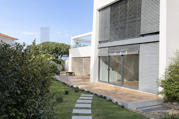 Moradia T4 para Venda em Agualva e Mira-Sintra Foto 4