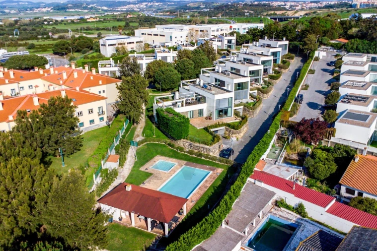 Moradia T4 para Venda em Agualva e Mira-Sintra Foto 44