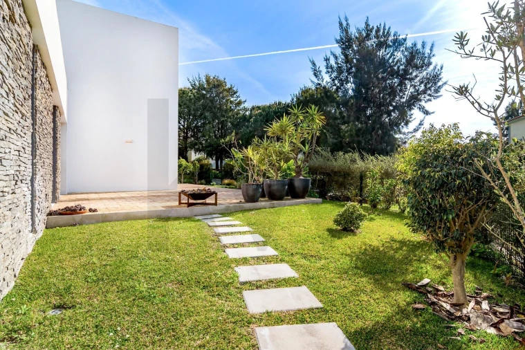 Moradia T4 para Venda em Agualva e Mira-Sintra Foto 3