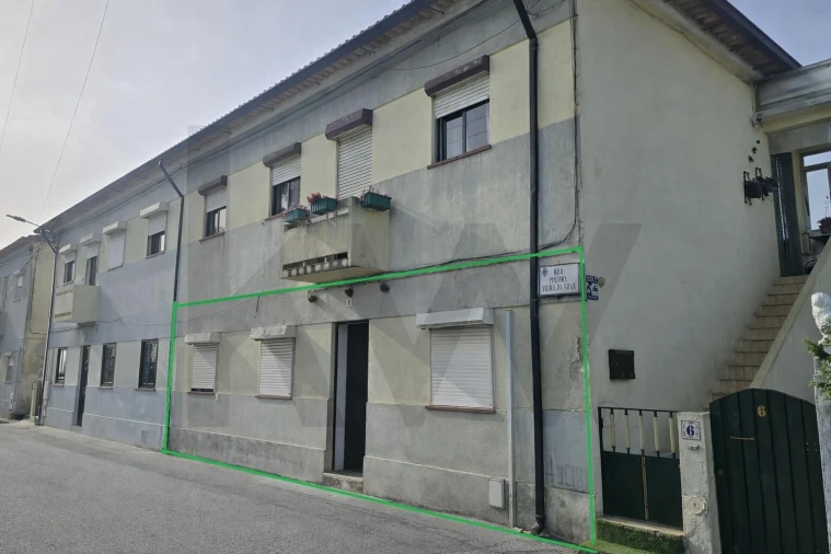 Moradia T2 para Venda em Santa Joana