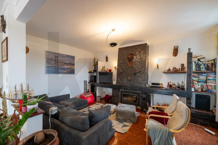 Moradia T5 para Venda em Santo Antonio da Charneca Foto 9