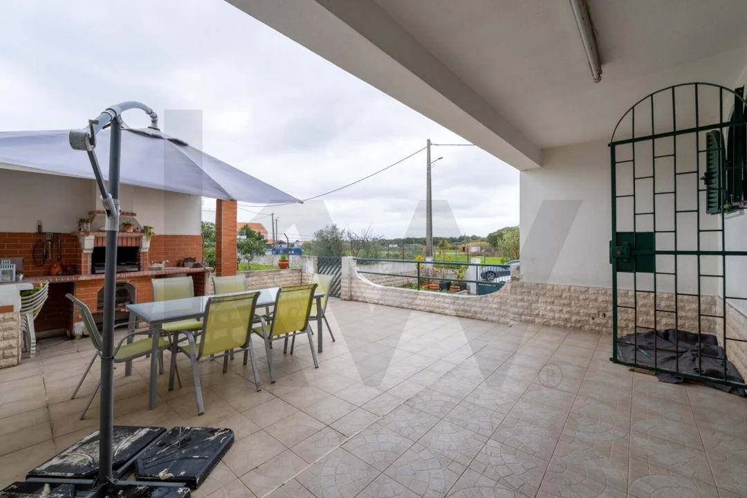 Moradia T5 para Venda em Santo Antonio da Charneca Foto 5