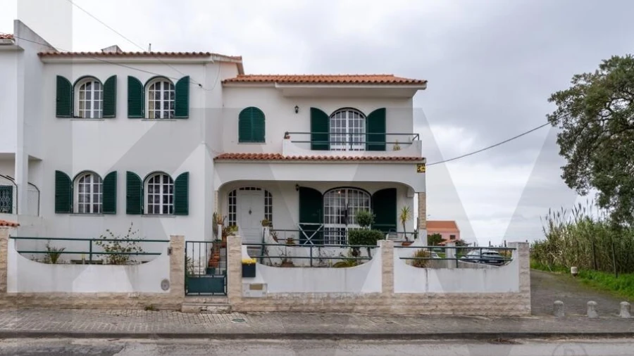Moradia T5 para Venda em Santo Antonio da Charneca