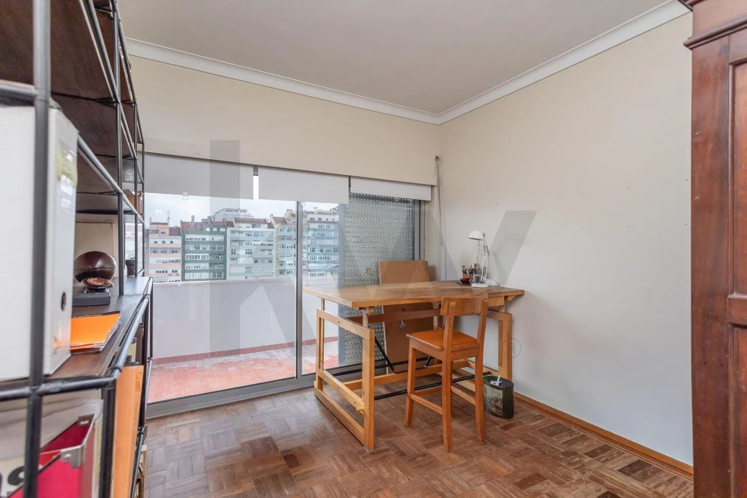 Apartamento T5 para Venda em São Domingos de Benfica Foto 27