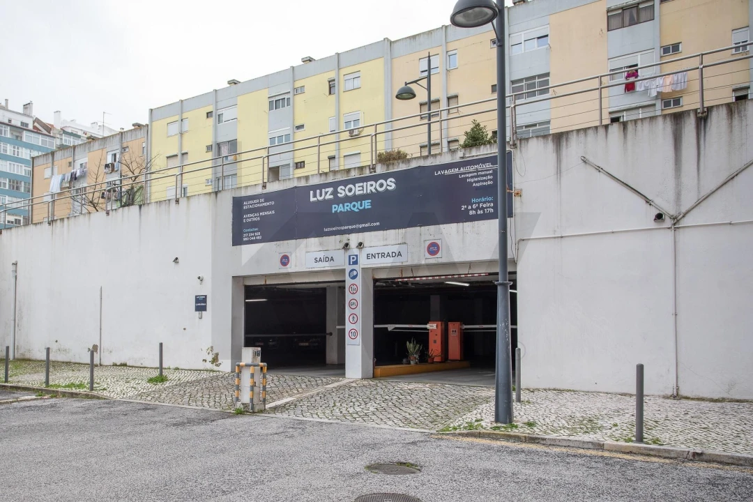 Apartamento T5 para Venda em São Domingos de Benfica Foto 43
