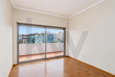Apartamento T5 para Venda em São Domingos de Benfica