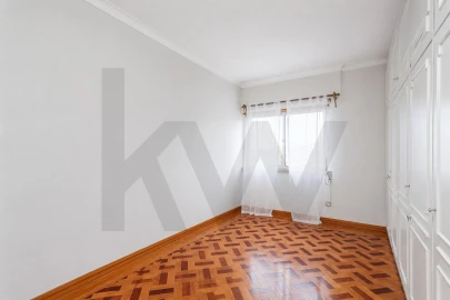 Apartamento T5 para Venda em São Domingos de Benfica